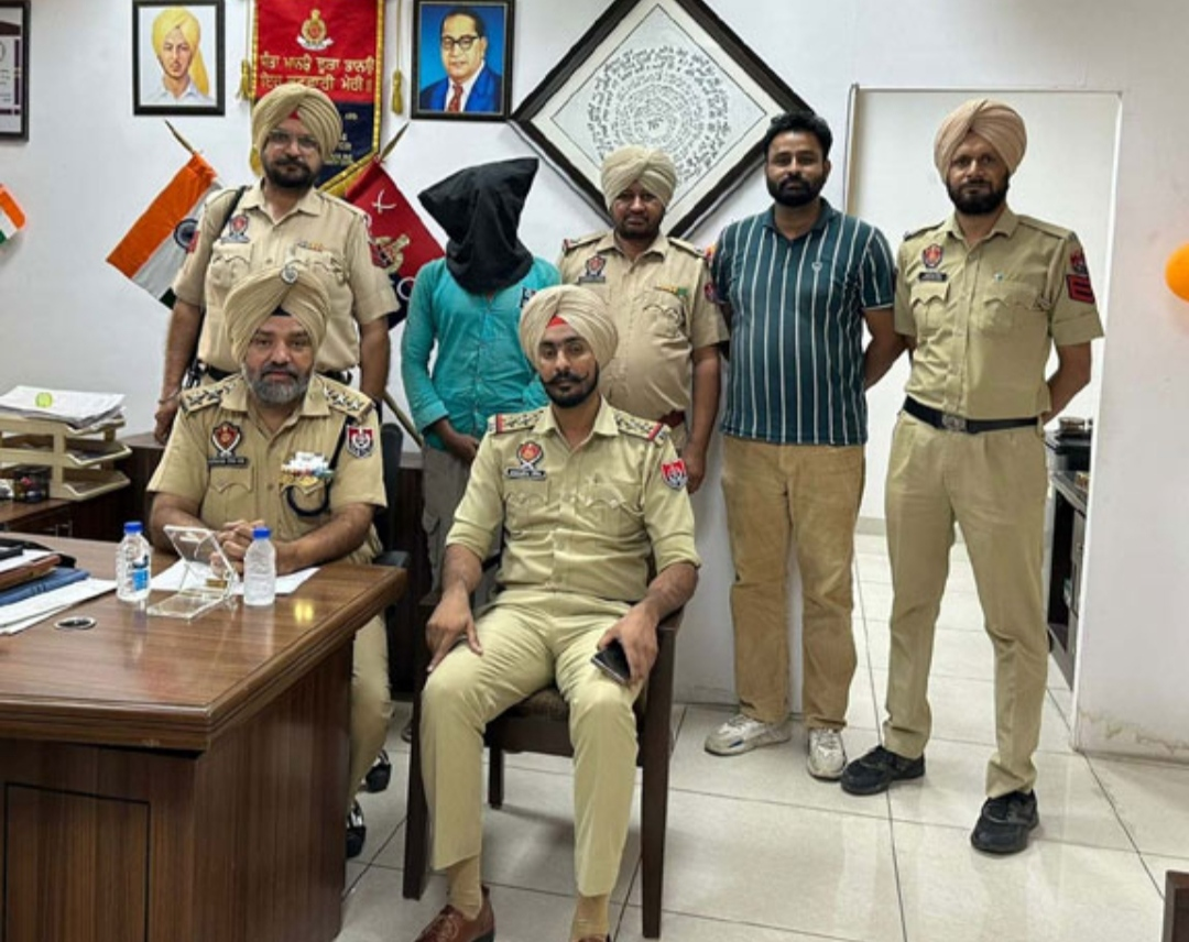 मोहाली फेज 11 पुलिस ने भगोड़े आरोपी को गिरफ्तार कर लिया है